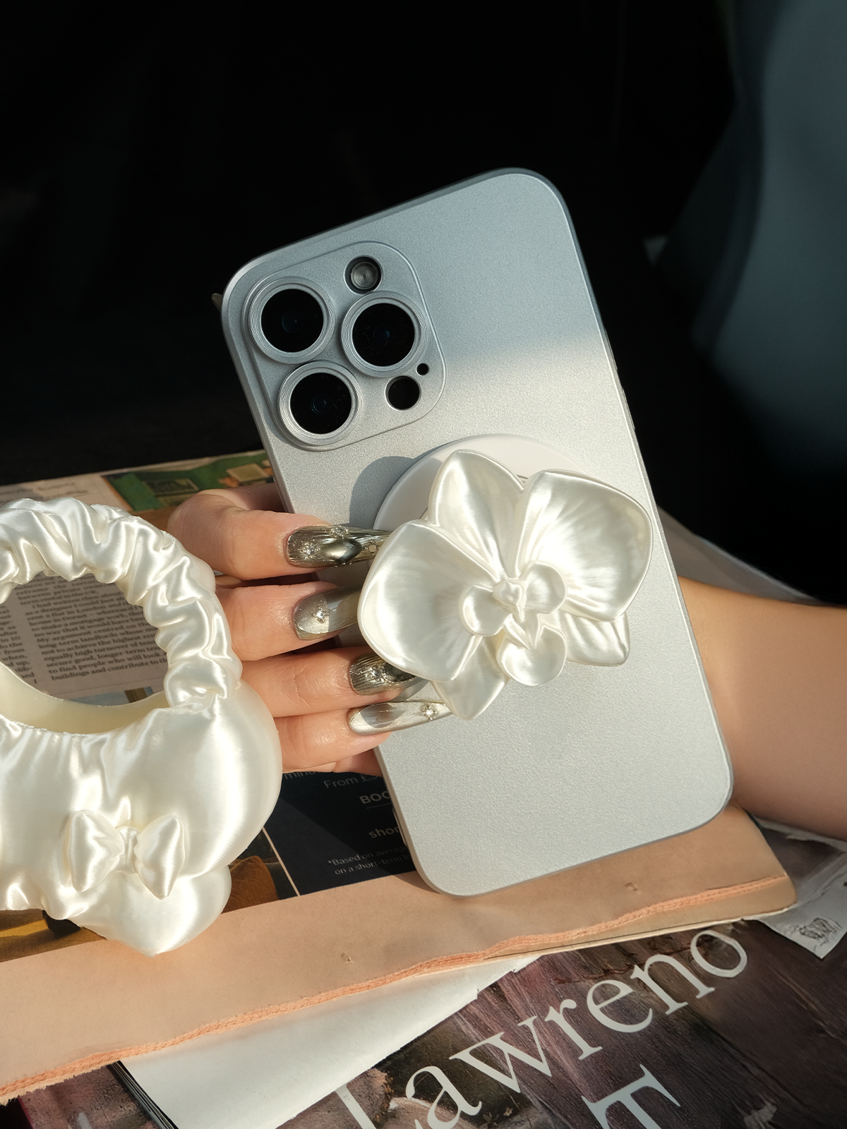 ZhuJi Artisan Collection: Ethereal MagSafe 3D-Printed Orchid Phone Stand - Custom Magnetic Mount with Phalaenopsis Art