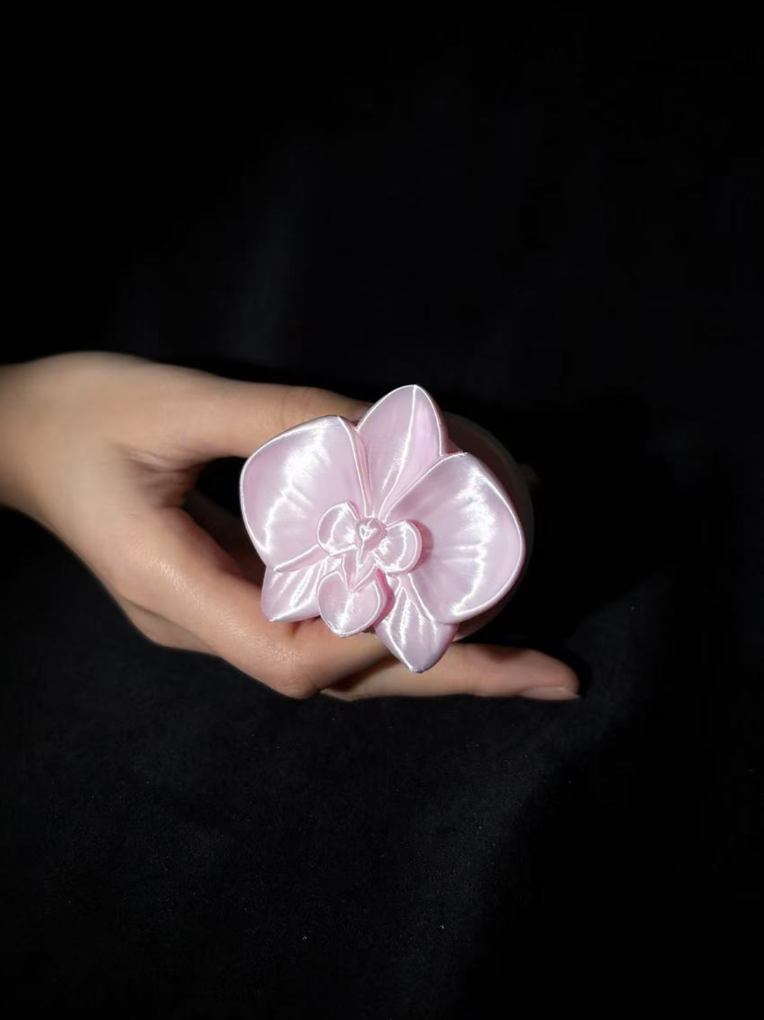 ZhuJi Artisan Collection: Ethereal MagSafe 3D-Printed Orchid Phone Stand - Custom Magnetic Mount with Phalaenopsis Art