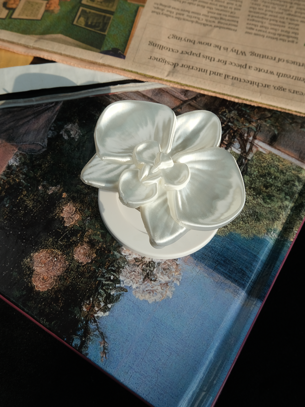 ZhuJi Artisan Collection: Ethereal MagSafe 3D-Printed Orchid Phone Stand - Custom Magnetic Mount with Phalaenopsis Art